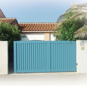 swing gate