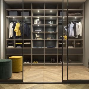 contemporary walk-in wardrobe / lacquered wood / with sliding door