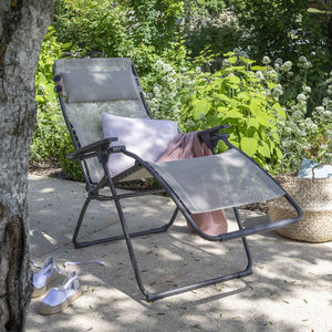 contemporary relaxing armchair