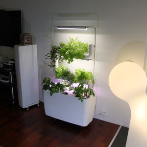 green wall system kit with integrated watering