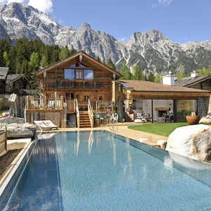 self-supporting swimming pool