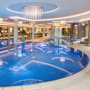overflow swimming pool