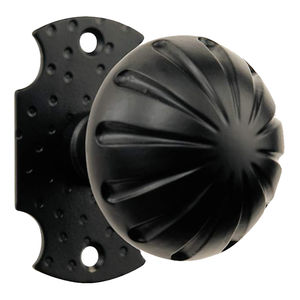door handle / iron / traditional