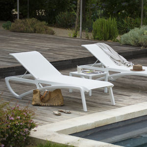 contemporary sun lounger / Textilene® / aluminum / fiberglass