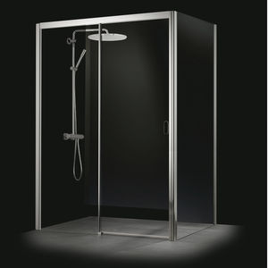 tempered glass shower cubicle