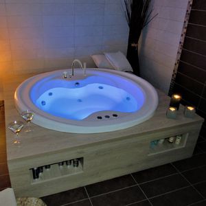 oval bathtub