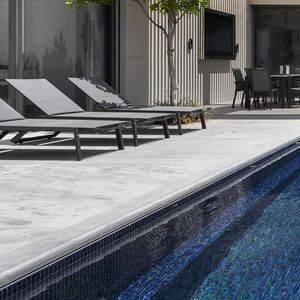 travertine swimming pool coping / marble