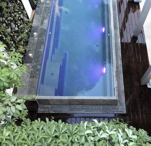 marble swimming pool coping