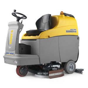 ride-on scrubber dryer 1