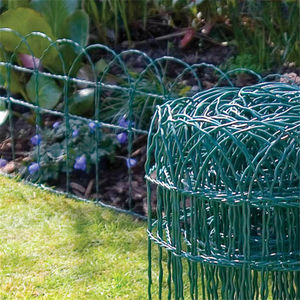 wire mesh fence