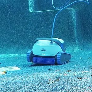 electric robotic pool cleaner 1