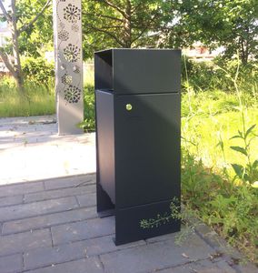 public litter bin / floor-mounted / steel / for public spaces
