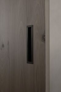interior door / sliding / wooden / lacquered