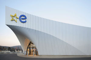 composite wall cladding panel