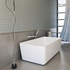 free-standing bathtub 1