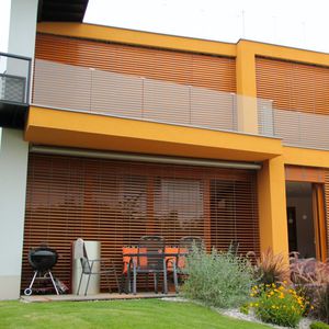 Venetian blinds / pine / outdoor / motorized