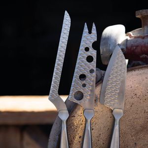 cheese knife with metal handle 1