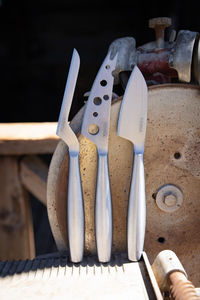 cheese knife with stainless steel handle 1