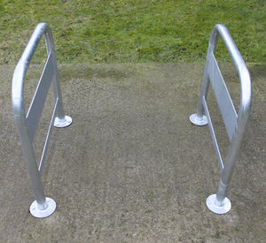 floor mounted bike stand