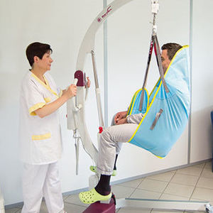 electric patient lift 1
