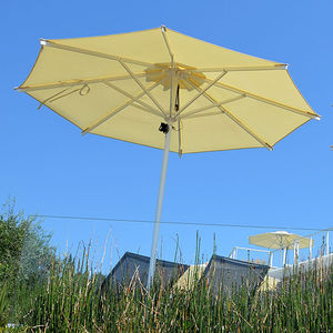 mast-centered parasol