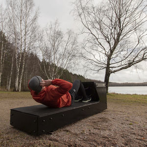 outdoor sit-up bench