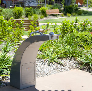 outdoor drinking fountain
