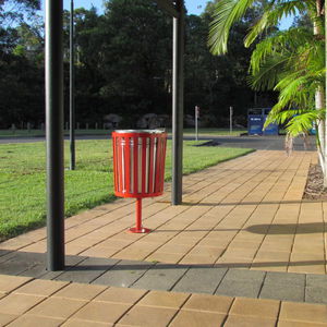 public trash can / floor-standing / steel / for school