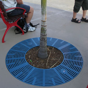 round tree grate / metal
