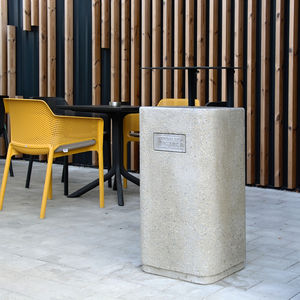 public trash can