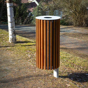 public trash can