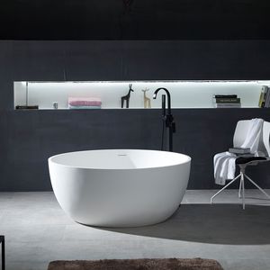 round bathtub