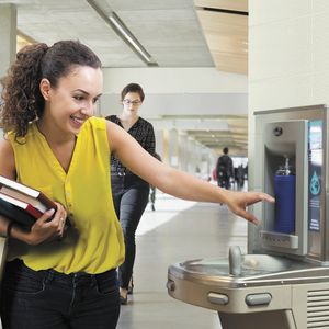 drinking fountain with electronic control