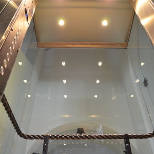 hydraulic elevator