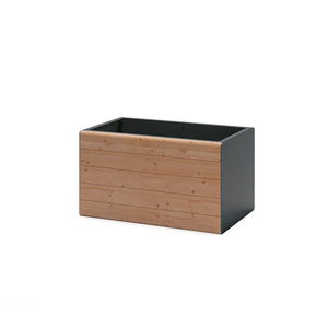 larch planter
