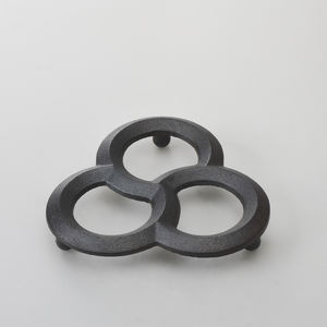 cast iron trivet