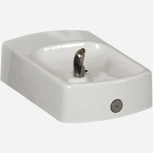 wall-mounted drinking fountain