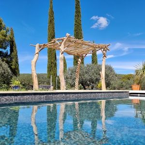 self-supporting pergola