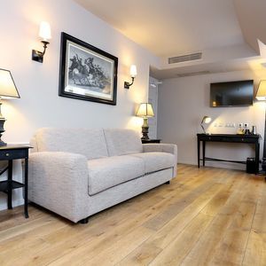 solid parquet floor