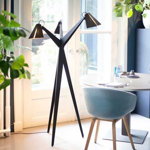 floor-standing lamp