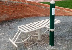 outdoor sit-up bench