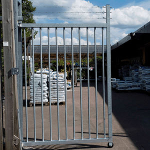 sliding gate