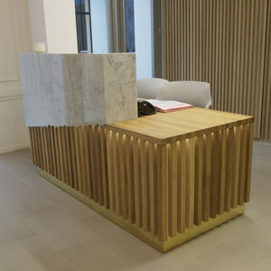 corner reception desk