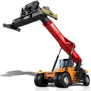 lifting telehandler 1