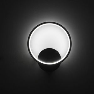 contemporary wall light