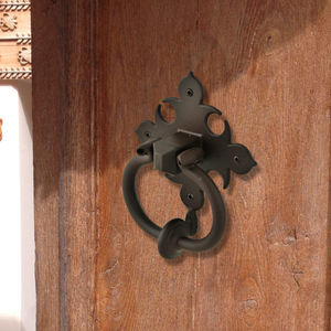 door knocker