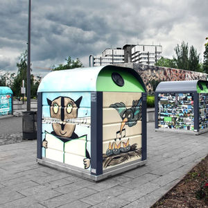 container trash can
