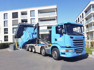 hydraulic waste compactor