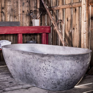 oval bathtub
