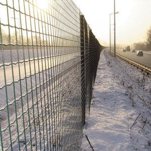 welded mesh fence 1